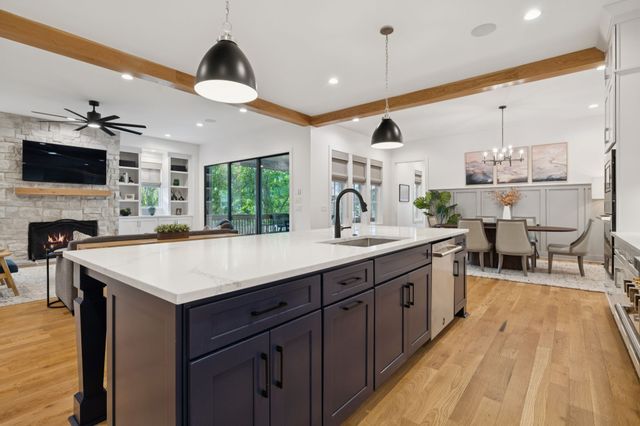 2016B Galbraith Dr, Nashville, TN 37215