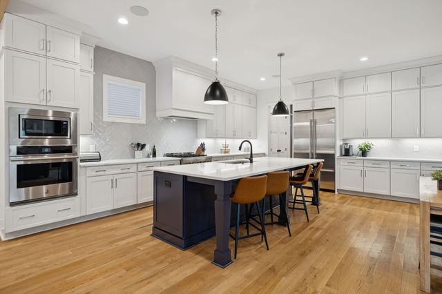 2016B Galbraith Dr, Nashville, TN 37215