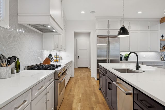 2016B Galbraith Dr, Nashville, TN 37215