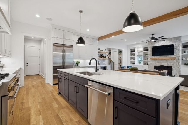 2016B Galbraith Dr, Nashville, TN 37215