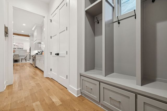 2016B Galbraith Dr, Nashville, TN 37215