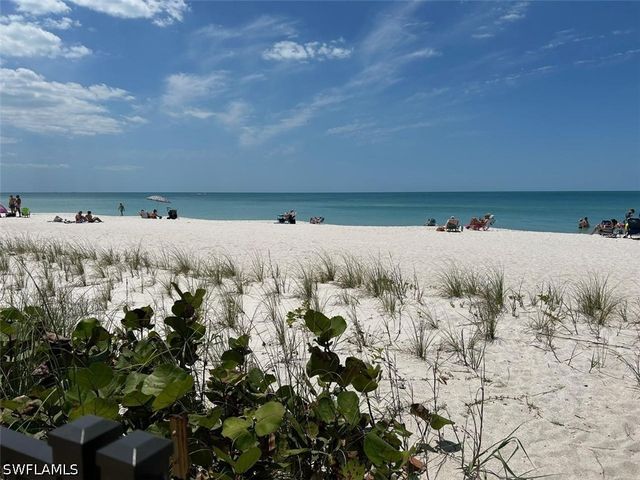 3399 Gulf Shore BLVD N 109, Naples, FL 34103