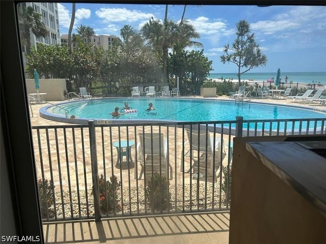 3399 Gulf Shore BLVD N 109, Naples, FL 34103