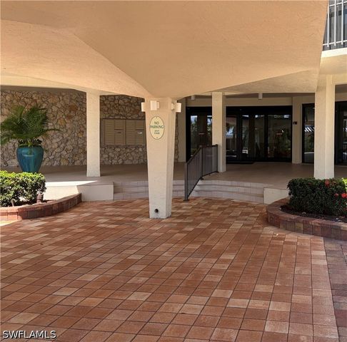 3399 Gulf Shore BLVD N 109, Naples, FL 34103