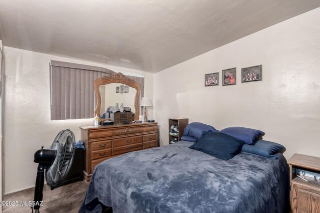 2036 S Avenida Ursa, Tucson, AZ 85710