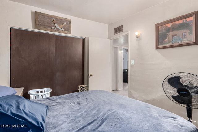 2036 S Avenida Ursa, Tucson, AZ 85710