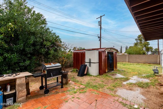 2036 S Avenida Ursa, Tucson, AZ 85710