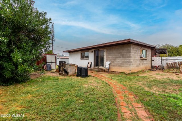 2036 S Avenida Ursa, Tucson, AZ 85710