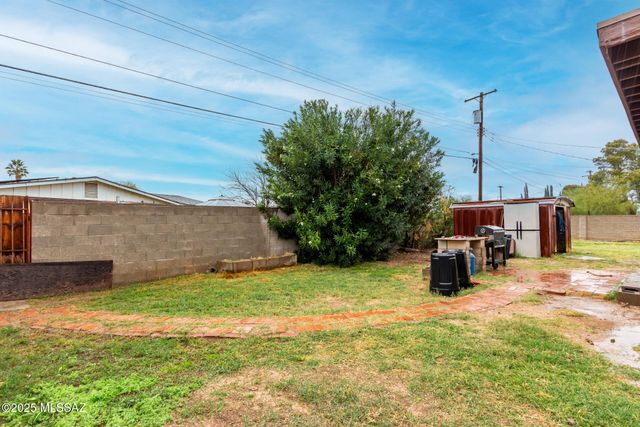 2036 S Avenida Ursa, Tucson, AZ 85710