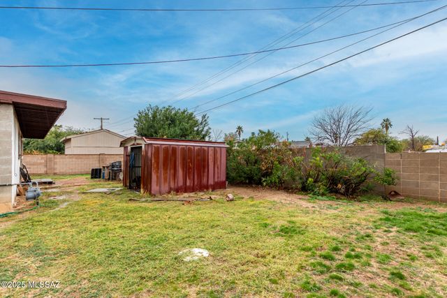 2036 S Avenida Ursa, Tucson, AZ 85710