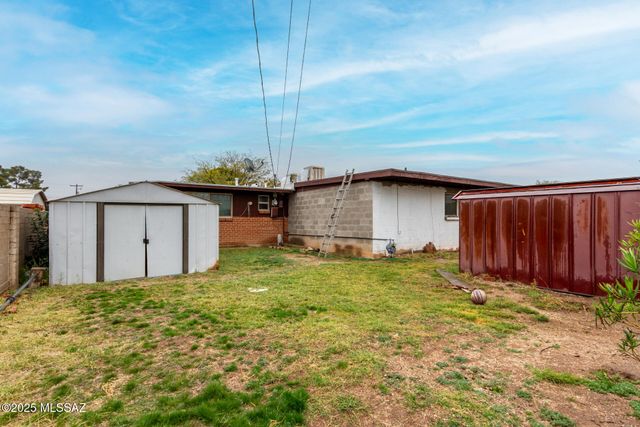 2036 S Avenida Ursa, Tucson, AZ 85710