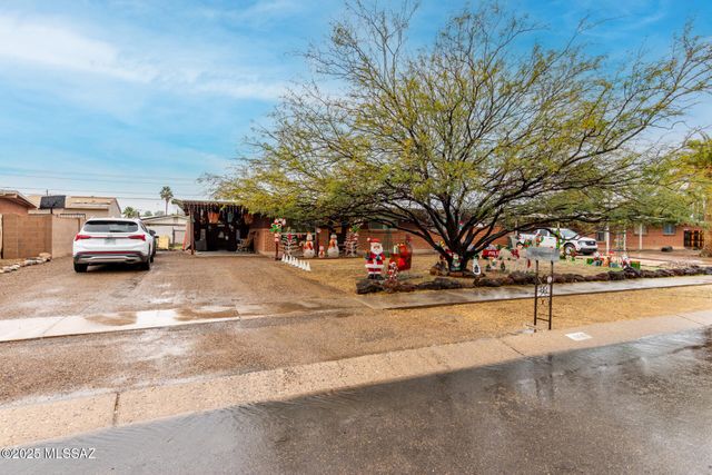 2036 S Avenida Ursa, Tucson, AZ 85710