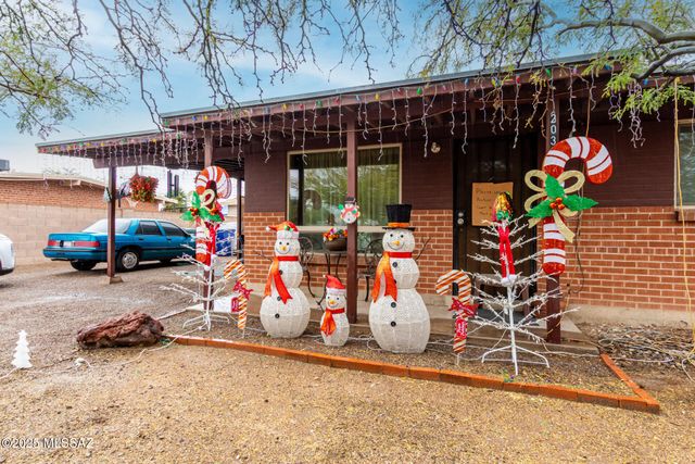 2036 S Avenida Ursa, Tucson, AZ 85710