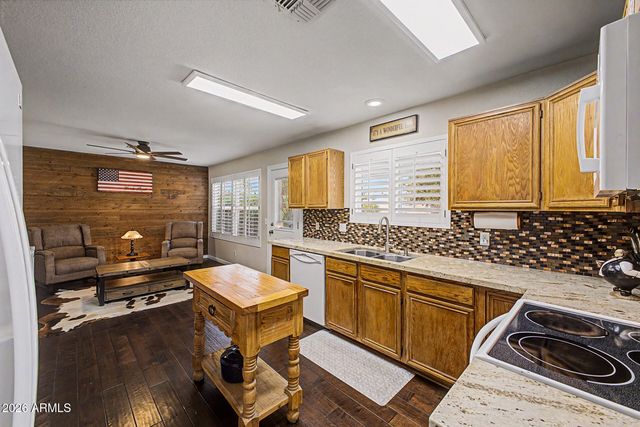 19401 N 6TH Place, Phoenix, AZ 85024