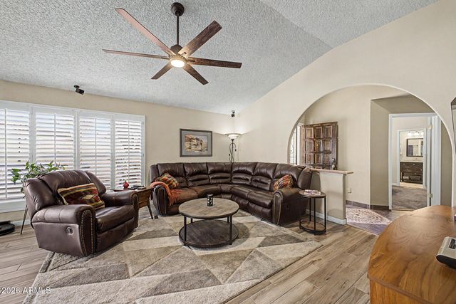 19401 N 6TH Place, Phoenix, AZ 85024