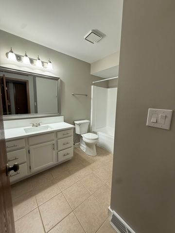 45 Spuhler Street 45, Batavia, IL 60510