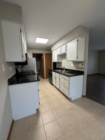 45 Spuhler Street 45, Batavia, IL 60510