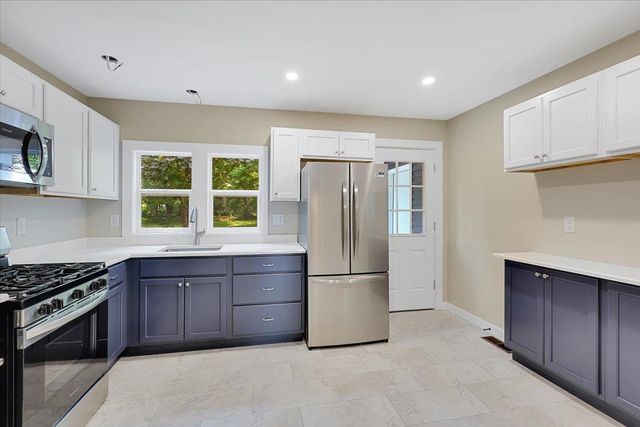 24 Bennington Court, Burlington, VT 05408