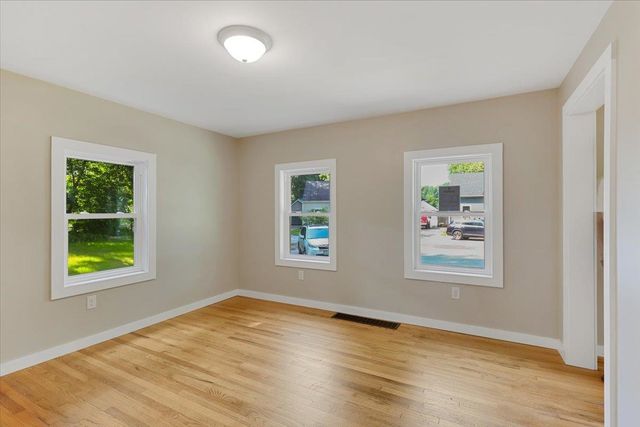 24 Bennington Court, Burlington, VT 05408