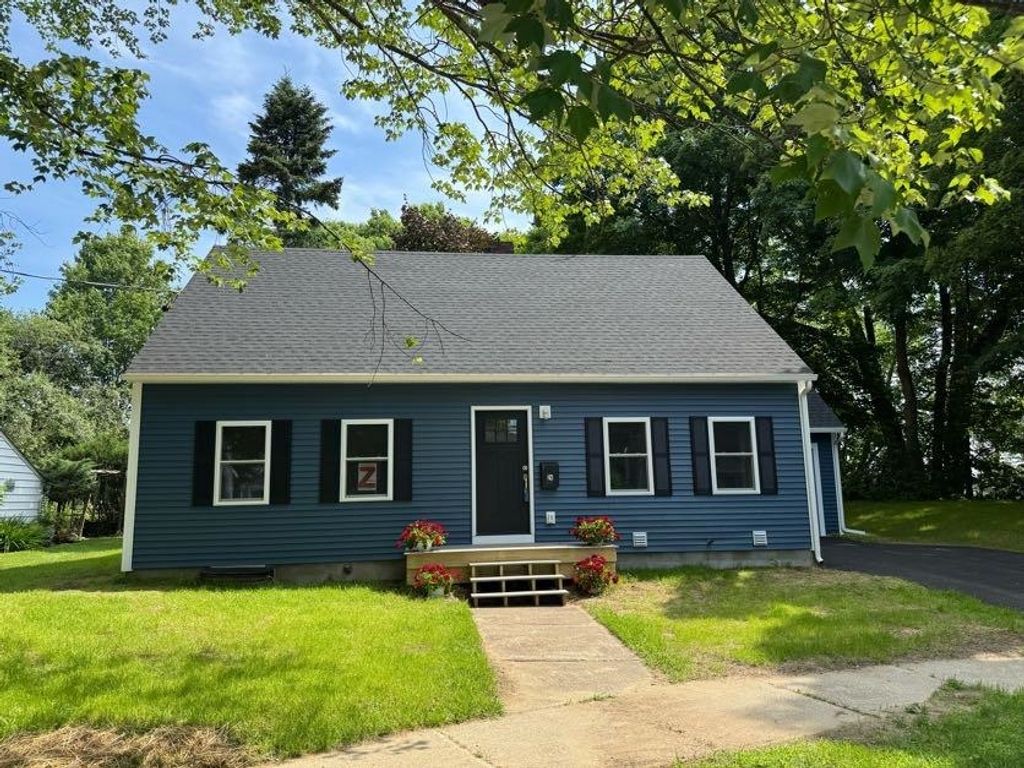 24 Bennington Court, Burlington, VT 05408