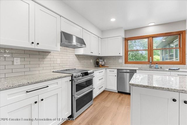2525 Varsity Lane, Holt, MI 48842