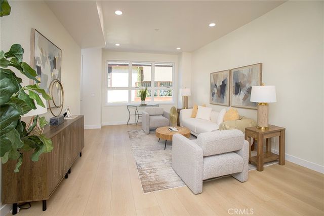 1025 La Cadena C, Arcadia, CA 91007