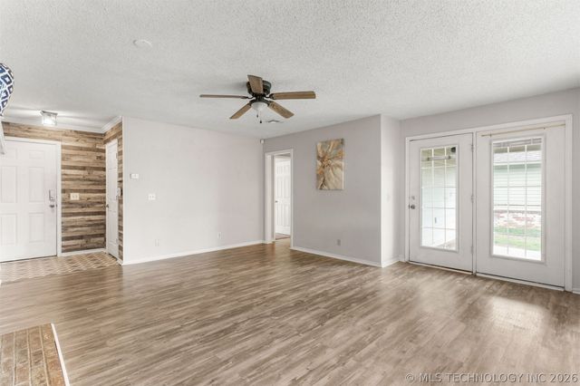 2317 SW Quail Run Drive, Claremore, OK 74019