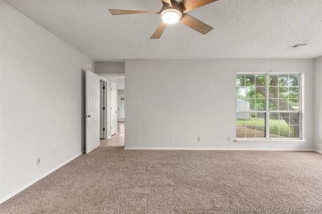 2317 SW Quail Run Drive, Claremore, OK 74019