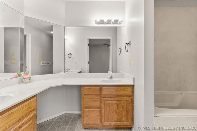 2317 SW Quail Run Drive, Claremore, OK 74019