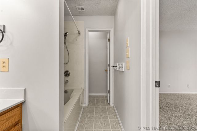 2317 SW Quail Run Drive, Claremore, OK 74019