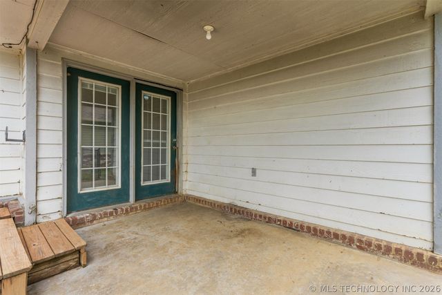 2317 SW Quail Run Drive, Claremore, OK 74019