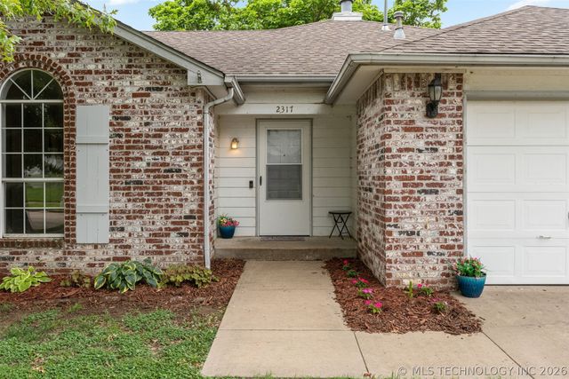 2317 SW Quail Run Drive, Claremore, OK 74019