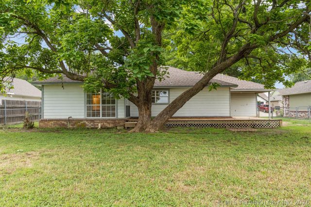 2317 SW Quail Run Drive, Claremore, OK 74019