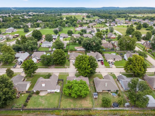 2317 SW Quail Run Drive, Claremore, OK 74019