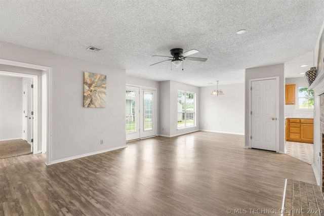 2317 SW Quail Run Drive, Claremore, OK 74019