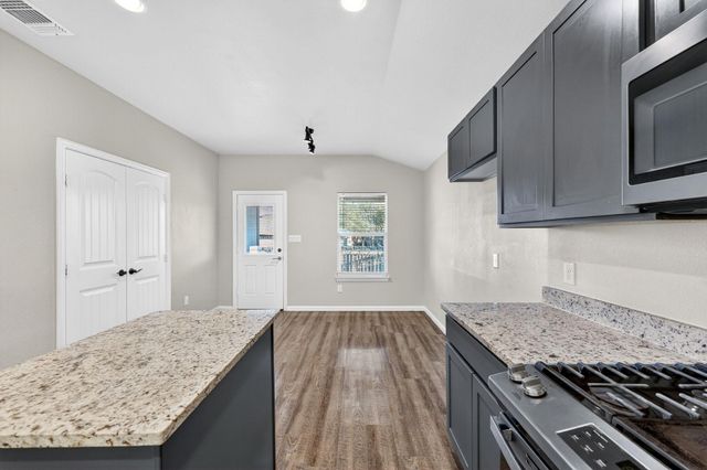 129 Salado DR, Kyle, TX 78640