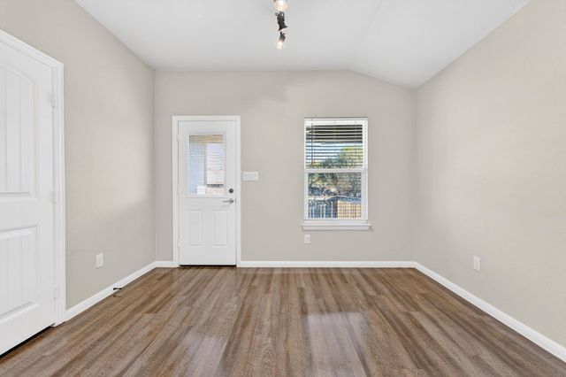 129 Salado DR, Kyle, TX 78640