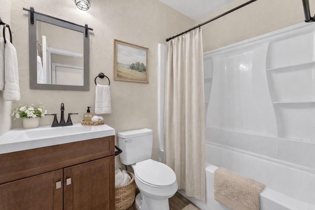 129 Salado DR, Kyle, TX 78640