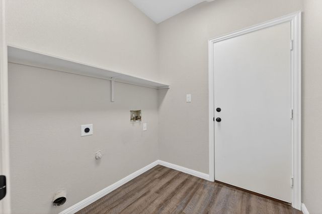 129 Salado DR, Kyle, TX 78640