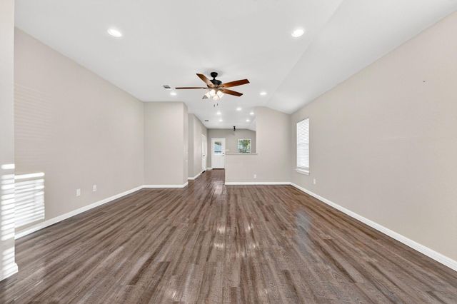 129 Salado DR, Kyle, TX 78640