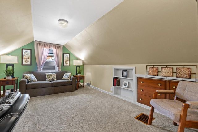 4386 S Burrell STREET, Milwaukee, WI 53207