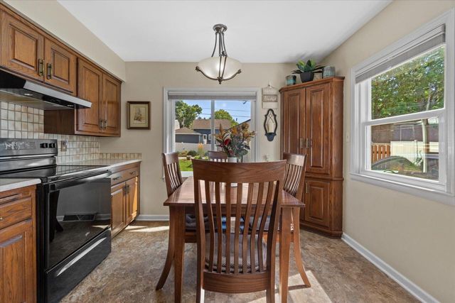 4386 S Burrell STREET, Milwaukee, WI 53207