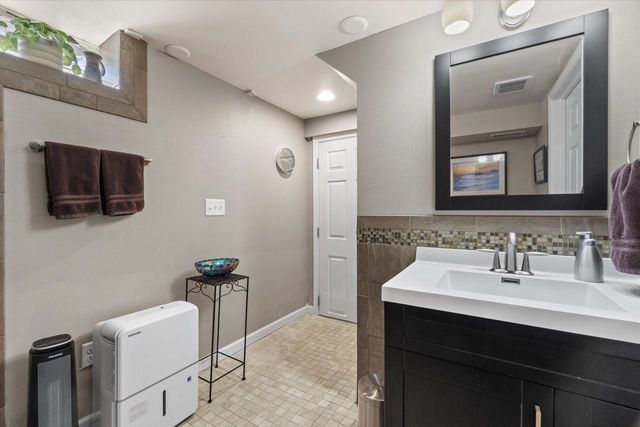 4386 S Burrell STREET, Milwaukee, WI 53207