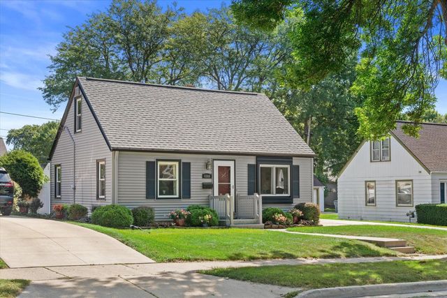 4386 S Burrell STREET, Milwaukee, WI 53207