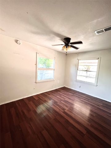 5601 Fursman Avenue, Fort Worth, TX 76114