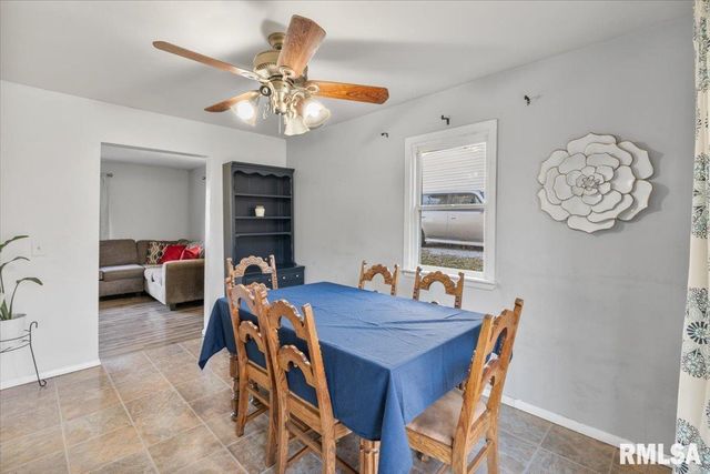 337 5TH Street Court, Silvis, IL 61282