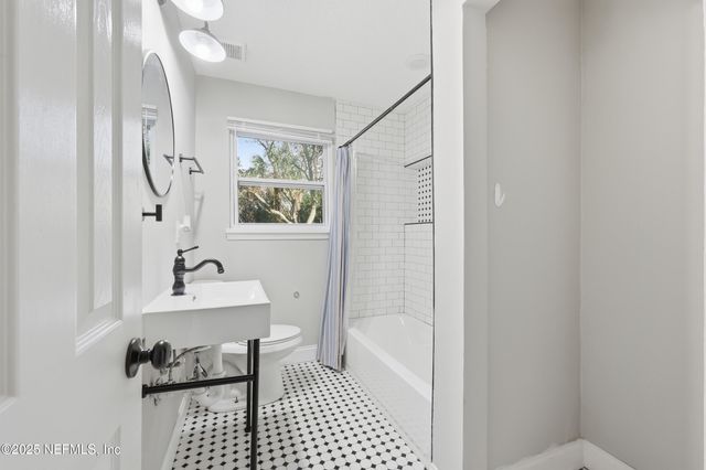 3517 CESERY Boulevard, Jacksonville, FL 32277