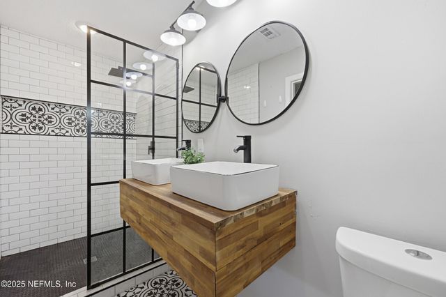 3517 CESERY Boulevard, Jacksonville, FL 32277