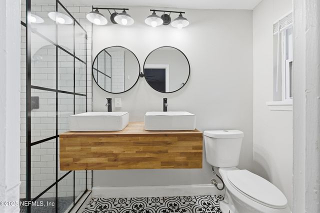 3517 CESERY Boulevard, Jacksonville, FL 32277