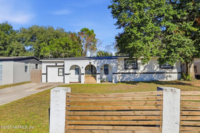 3517 CESERY Boulevard, Jacksonville, FL 32277